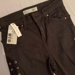 topshop moto jamie high waist ankle grazer Jean W26 L28 Petit. Condition is New with tags. Will post for £3