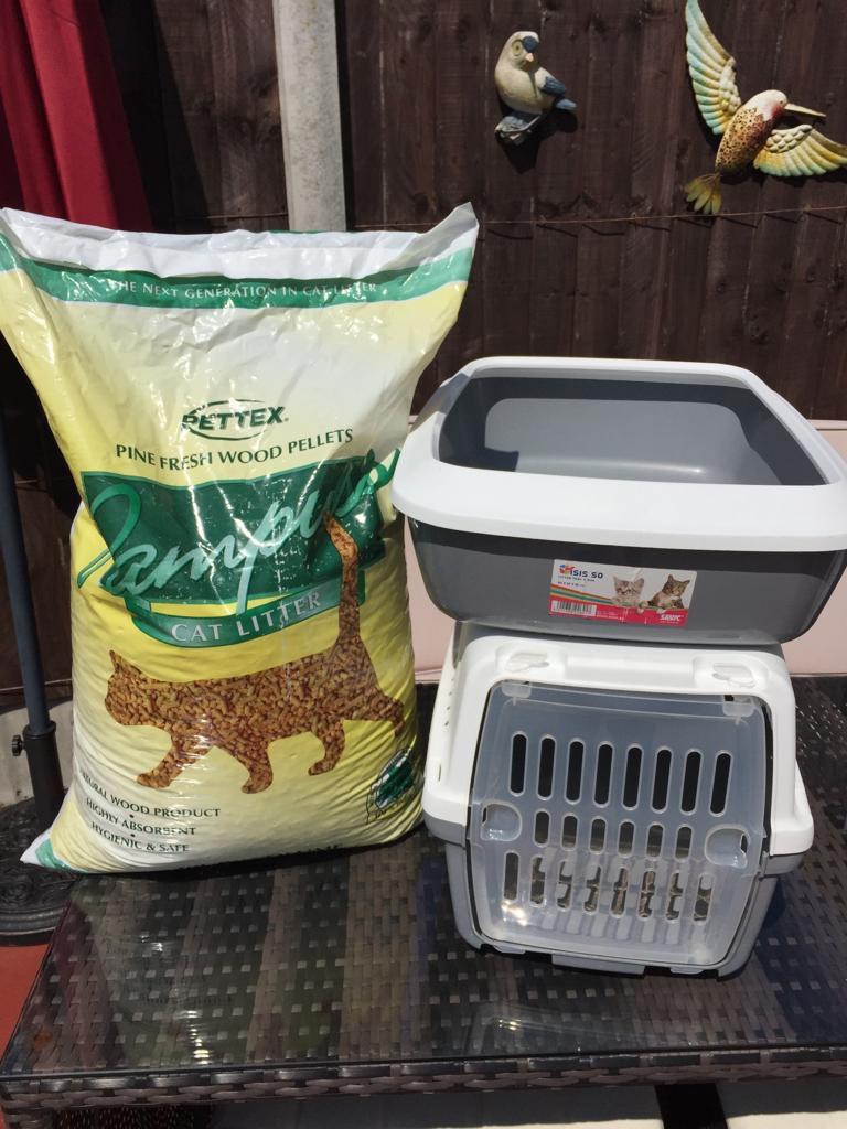 Cat Carrier Litter Tray And Litter In Ws10 Walsall Für 12 00 £ Zum