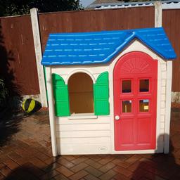 this Playhouse is in good condition