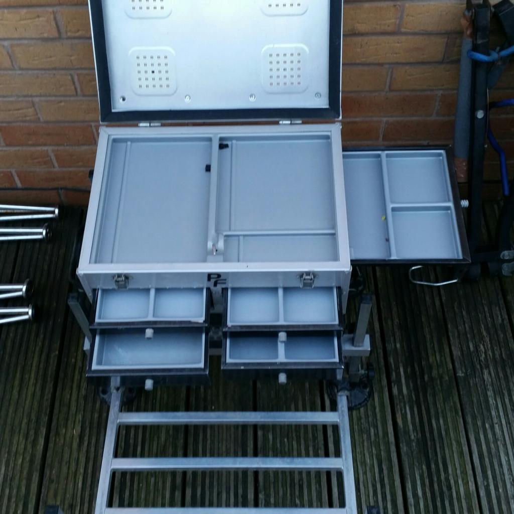 fishing seat box in WA10 Helens for £30.00 for sale