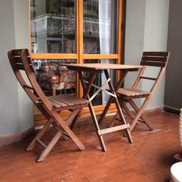 Un tavolino e 2 sedie per balcone o giardino.
Buono stato al meno di metà prezzo

CONSEGNA DI PERSONA IN MILANO ( zona MM LIMA )