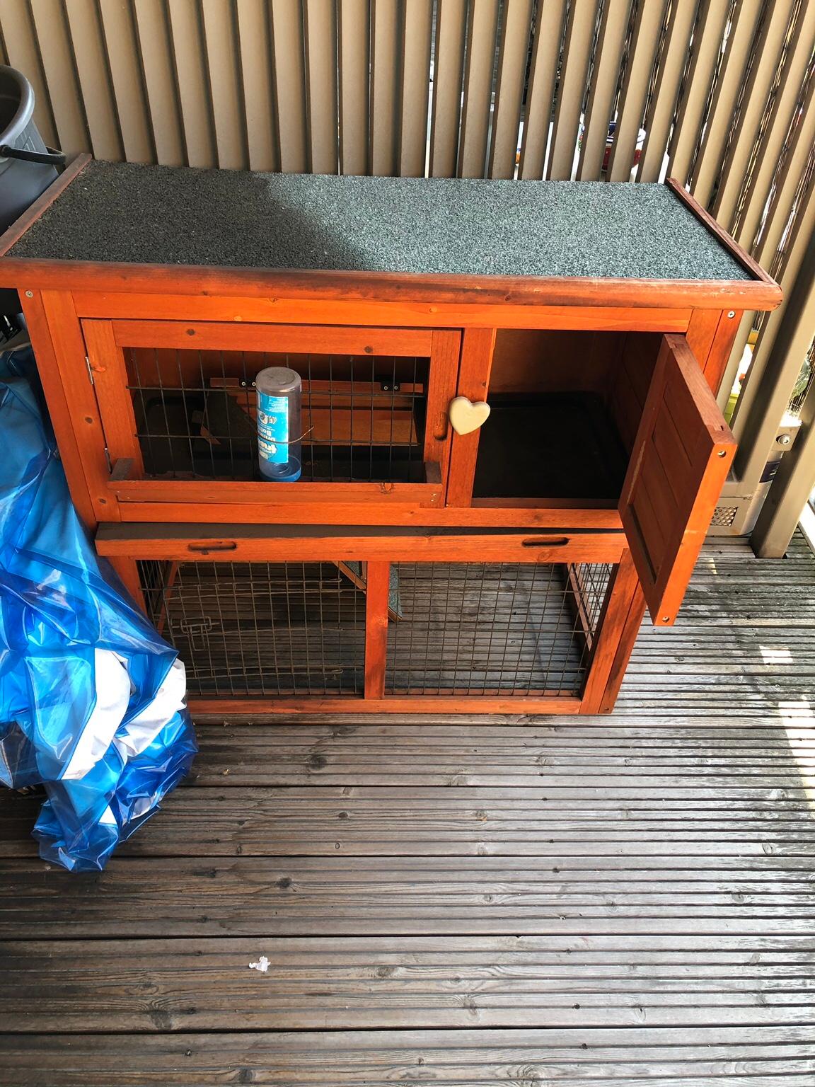 Rabbit hutch and run in SE1 London for £50.00 for sale Shpock
