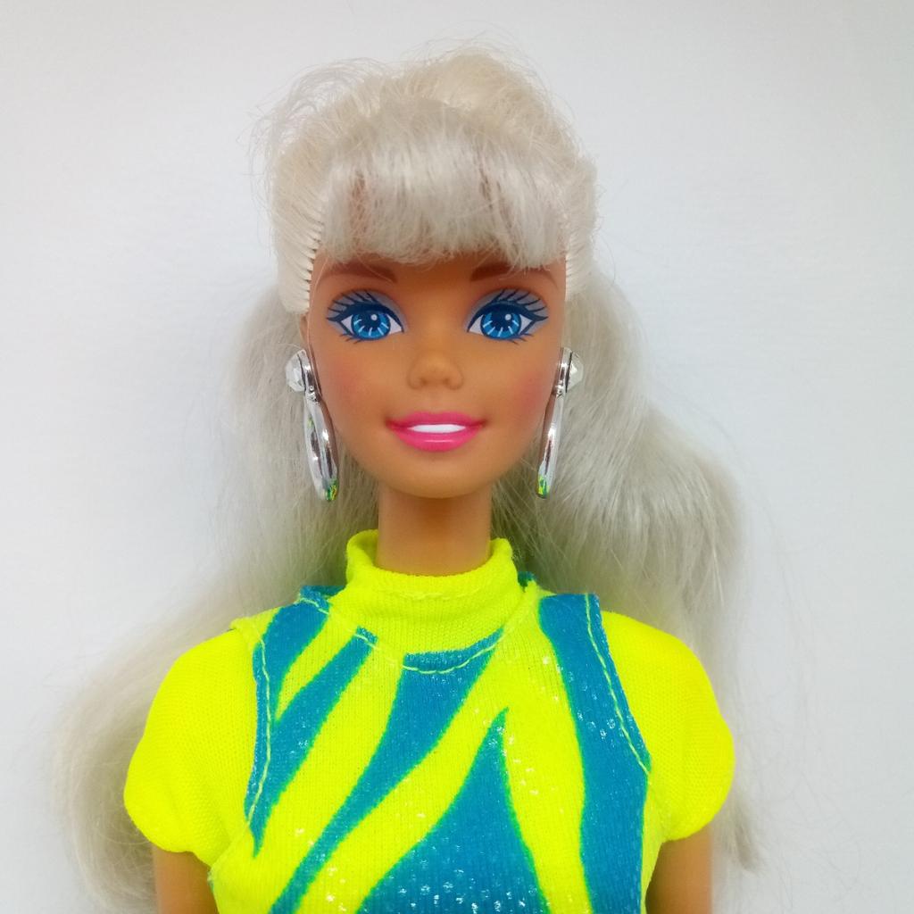 Barbie discount moving grooving