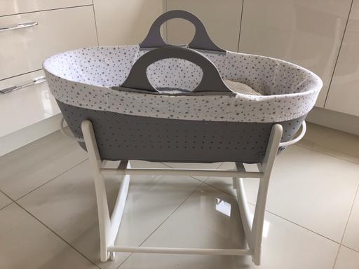 Buy & Sell West London Hillingdon - Photos for Moba Moses Basket