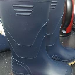 Welly boots. Worn once but looks new. Navy blue. Children's size 10