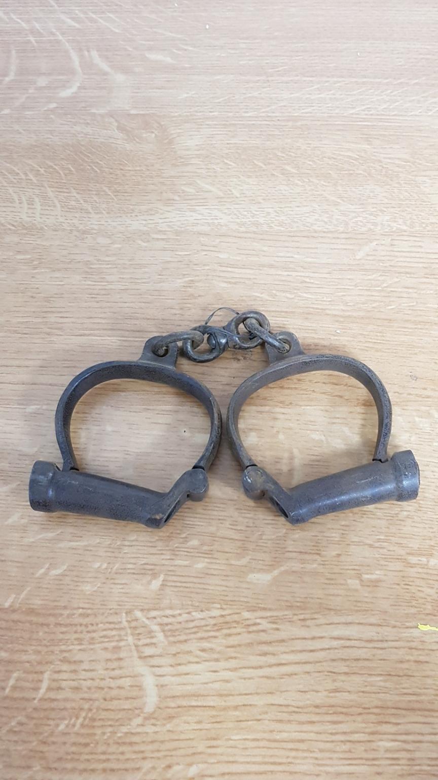 Vintage Hiatt Handcuffs With Key in L30 Sefton for £20.00 for sale Shpock