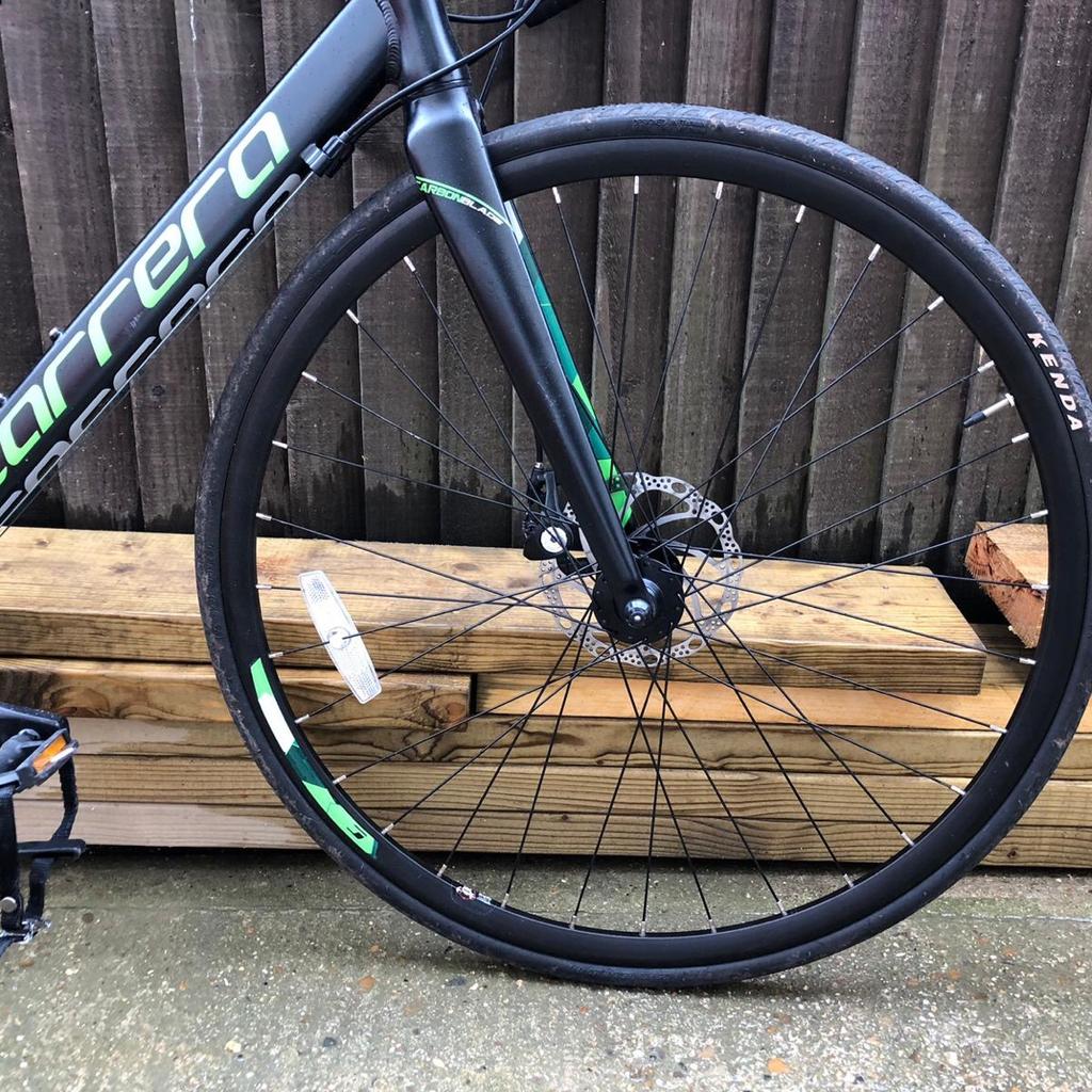 Carrera Vanquish disc men s road bike size L in Epping Forest for