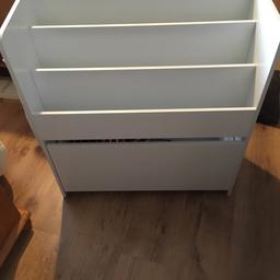 Fantastic condition white bookshelf with removable storage large drawer
Collection only
Need gone asap