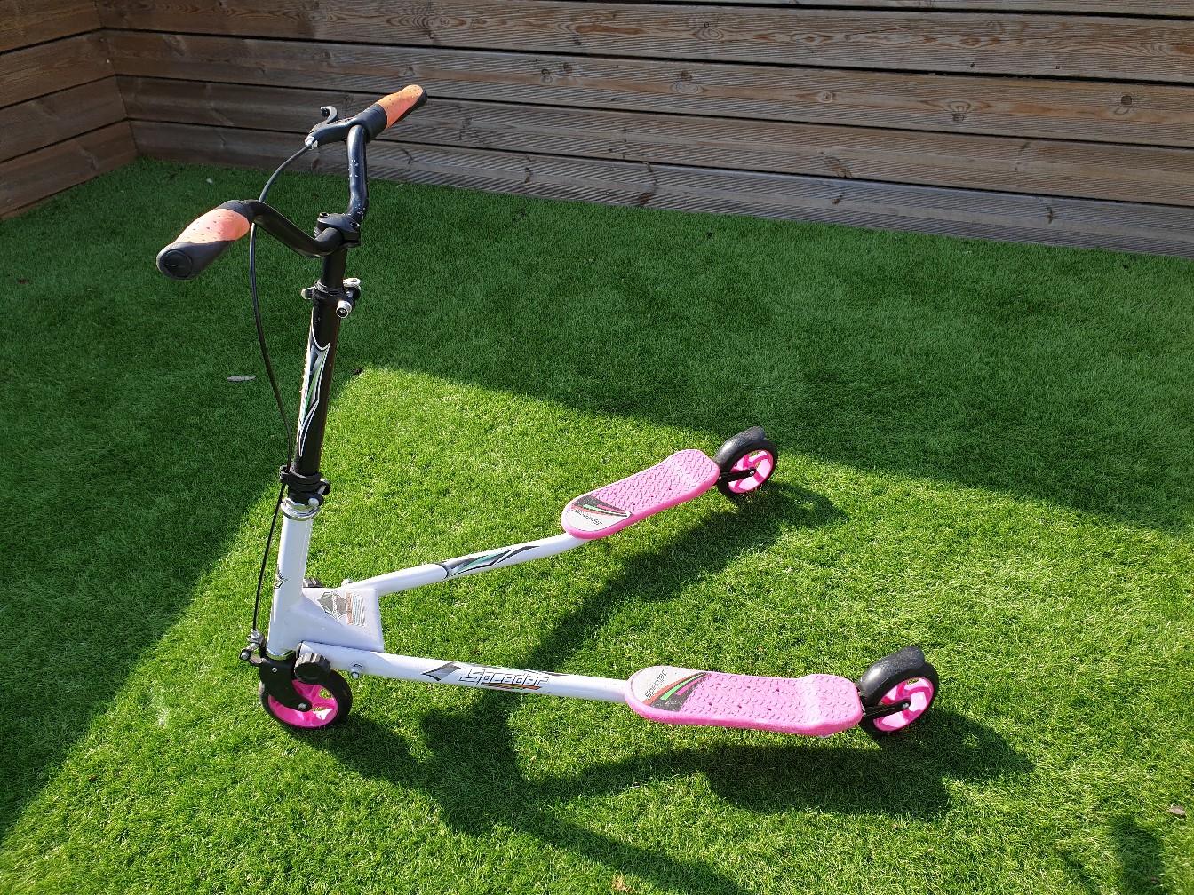 Wiggle scooter in Wakefield for £10.00 for sale Shpock