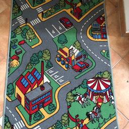 Mein Sohn gibt seinen selten benützen Spiele Teppich her. Er ist in sehr guten Zustand!! Preis ist verhandelbar
