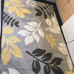 Leaf spray rug in yellow/grey good quality high pile 
large size 160x225cm only used for a short time so in virtually new condition paid £99.99 for it