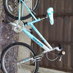 good condition
girls blue butterfly bike
open to offers
