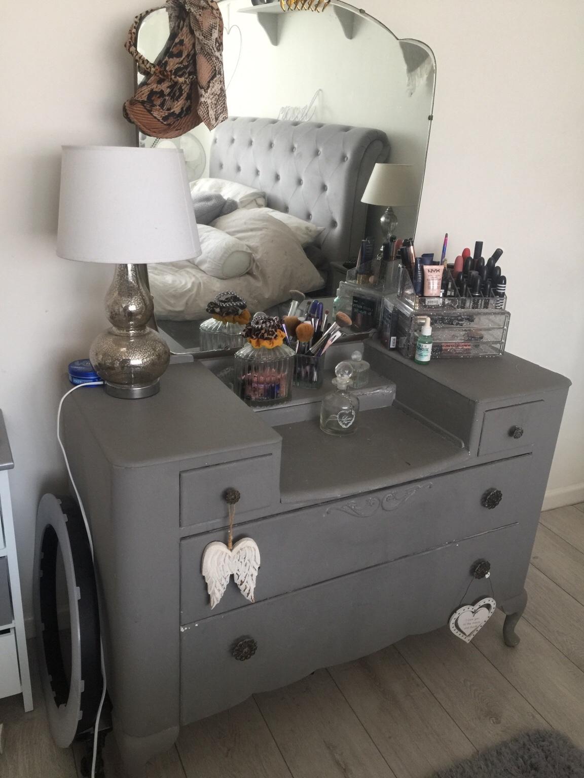 French shabby chic dressing table in NG20 Nottinghamshire für 50,00