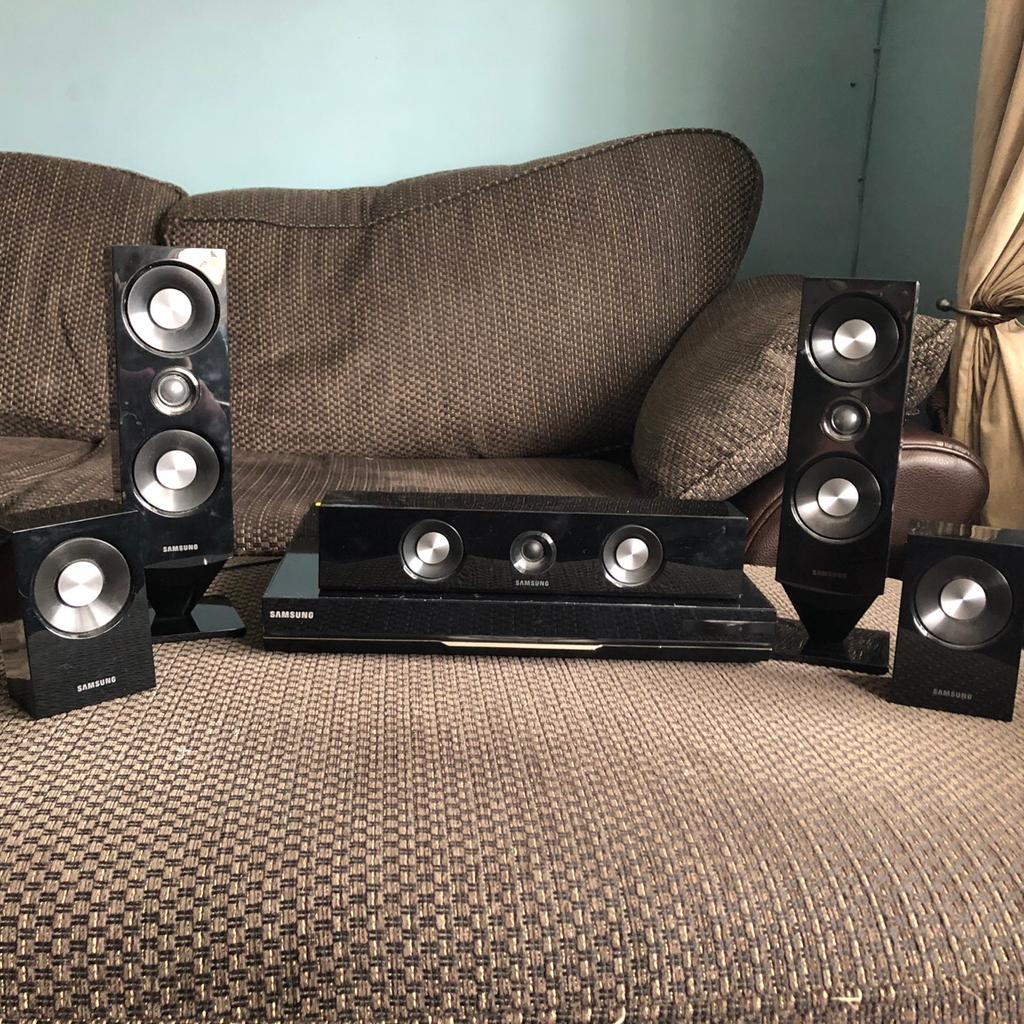 Surround sound Samsung HTD6500 in BN14 Worthing für 25,00 £ zum