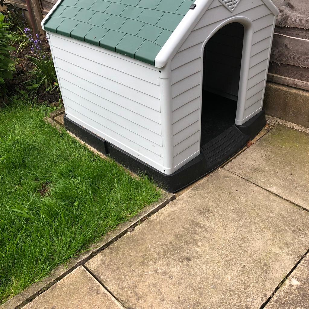 Keter Dog house in High Peak for £30.00 for sale | Shpock