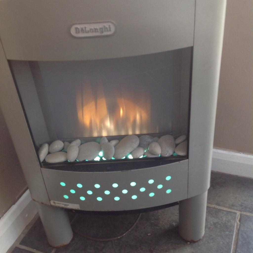 Delonghi electric fire heater ***OFFERS*** in WA2-Fearnhead for £30.00 for  sale | Shpock