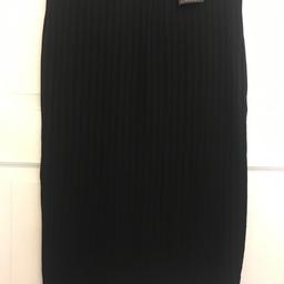 Black, fitted pencil skirt. Size 10.

Never worn.

Pet and smoke free house.

Collection only.