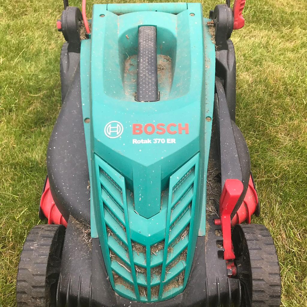 Bosch lawnmower Rotak 370 ER for parts in W4 London for 1.00