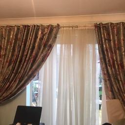 *made to measure
3 curtains 1 large + 2 floral curtains with double hanging support and all accessoires+ 5 cushions similar to Curtains
w 300cm and h 230
It come as in the picture with everything
Cost me 700£ it’s special tissu fabrics
floral printed satin
Collection available from chesterfield
200£ Ono