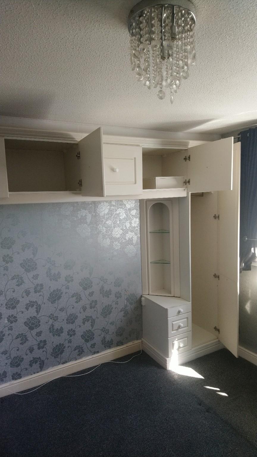 fitted bedroom wardrobes drawers furniture in FY8 Fylde für £ 70,00 zum