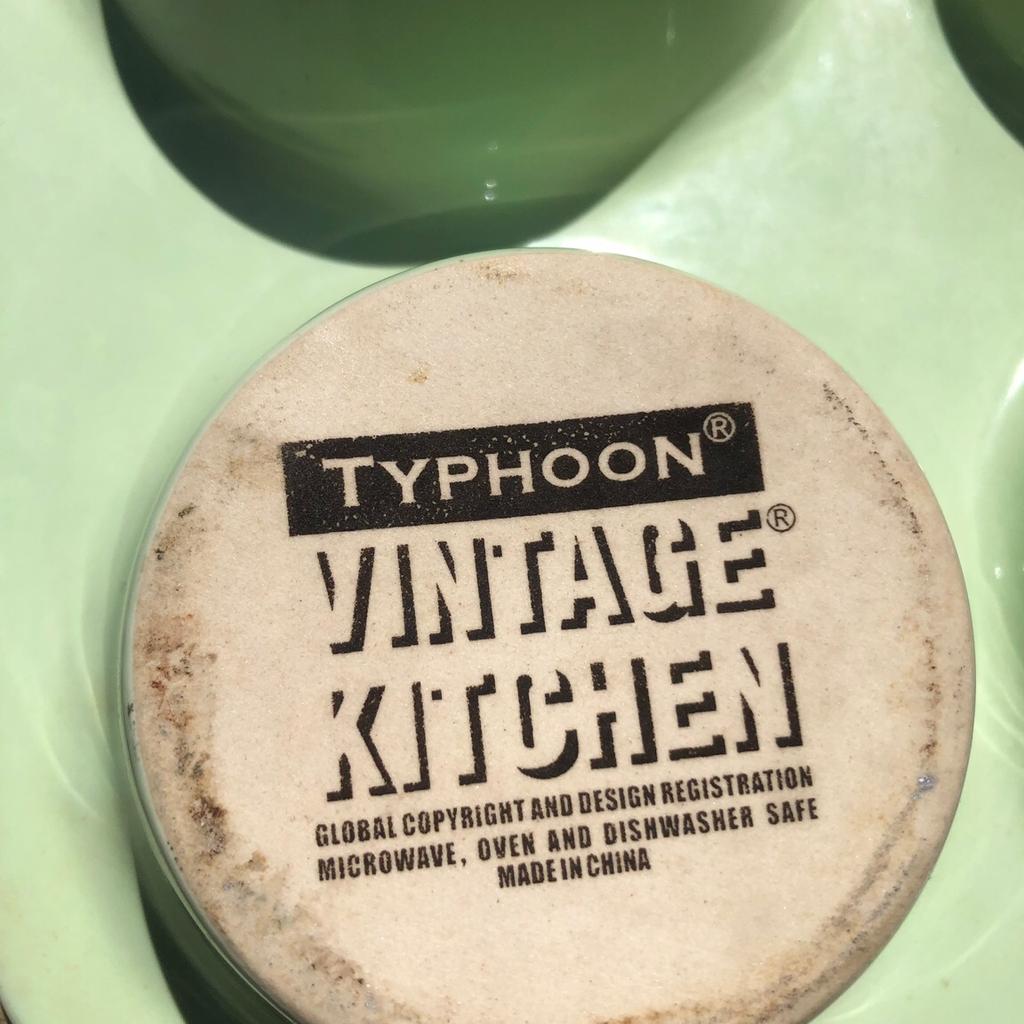 Beautiful vintage ceramic bakeware in WF12 Kirklees for £6.00 for sale