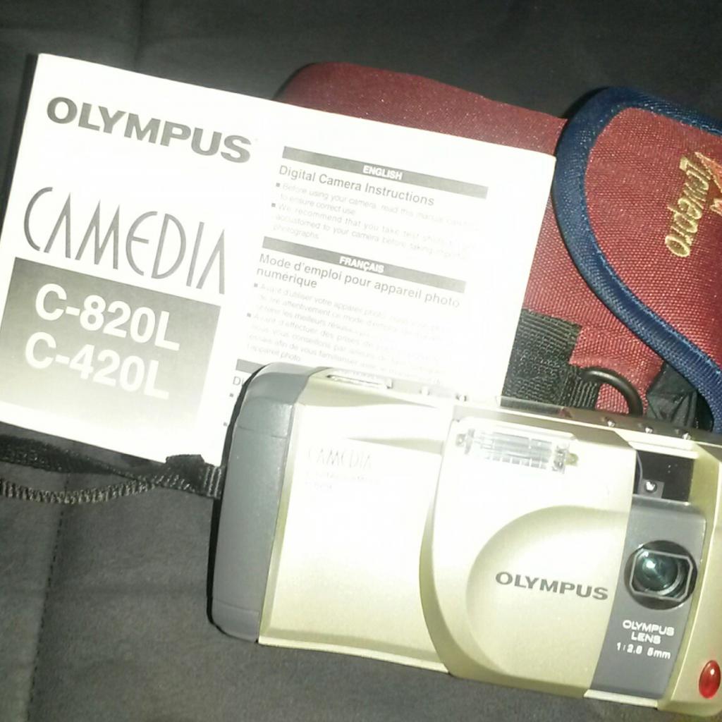 verkaufe gebrauchte Digital -Kamera im sehr guten Zustand incl. Tasche und Gebrauchsanweisung.
Marke -OLYMPUS
Model- C820L