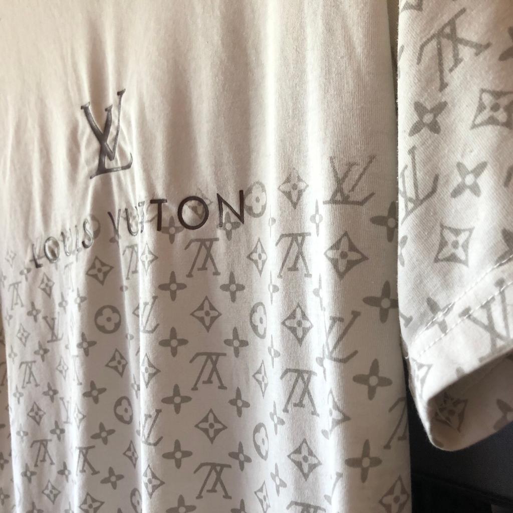Louis Vuitton Monogramm T-Shirt in 72072 Tübingen für 50,00 € zum Verkauf