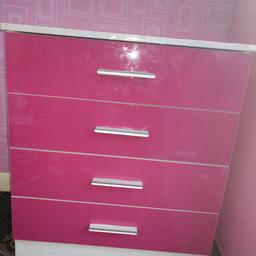 girls bedroom pink chest of drawer. minor scratches but in excellent condition. collection from LU1. I also have matching bed and side table available. listed separately.