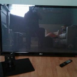 LG TV 50in..
NO PICTURE OR SOUND JUST A SLIGHT BUZZ..
POWER LIGHT COMES ON..
STAND AND REMOTE..
MIGHT SWAP FOR A CORDLESS DRILL..