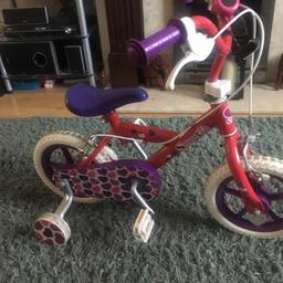 Sweetie Kids Bike - 12" Wheel
A sweetie for your little sweetie! This gorgeous kids’ bike makes for the perfect first bike, designed for children aged 3 – 5. Full of features that make it easy to ride, as well as fun colours and theming, they’ll be raring to go on . Collection only