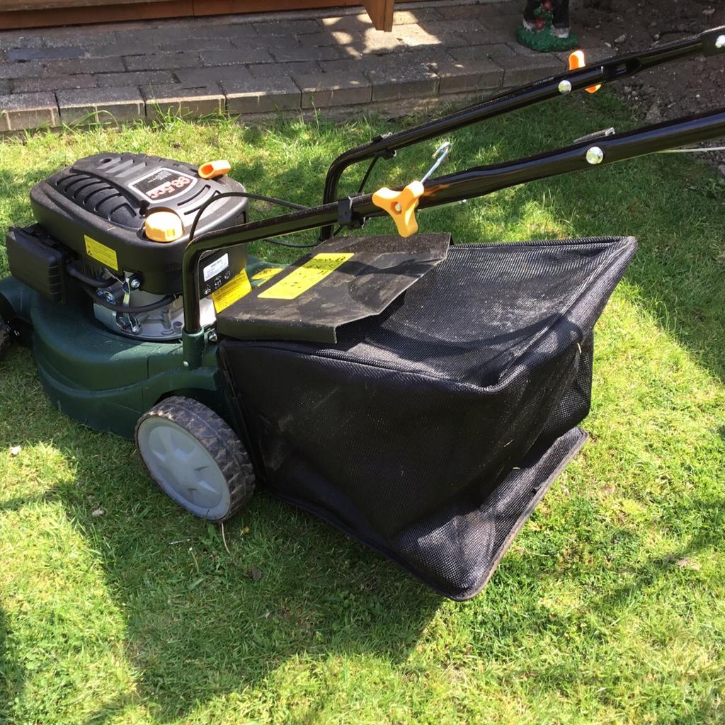 Tesco self propelled 98.5cc petrol lawn mower in CO15 Tendring for