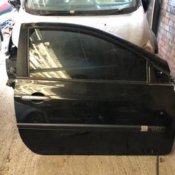 Renault Clio driver side door from a 2007 model 3 door
Good condition
Just door without wing mirror in black
Collection or can deliver locally