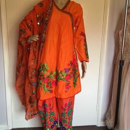 Brand new 
3 pieces readymade suit 
Beautiful work on it and soft material and beautiful colour perfect for party wear and any other events 
Size L 
If you have any question please ask 

Thanks