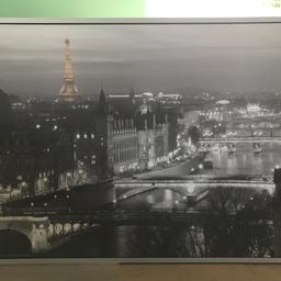 Dieses Paris Bild mit grauem Holzrahmen ist zwar super schön aber passt leider nicht mehr zu den neuen Möbeln!

Preis ist VHB und Versand ist NICHT möglich.