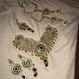 Grab a bargain ladies these pieces I bought for my mendhi for £85 worn once antique inspired with gold outline! Has a very regal look

Pictures don’t do justice on this piece looks even more stunning real life

Come and view the item!