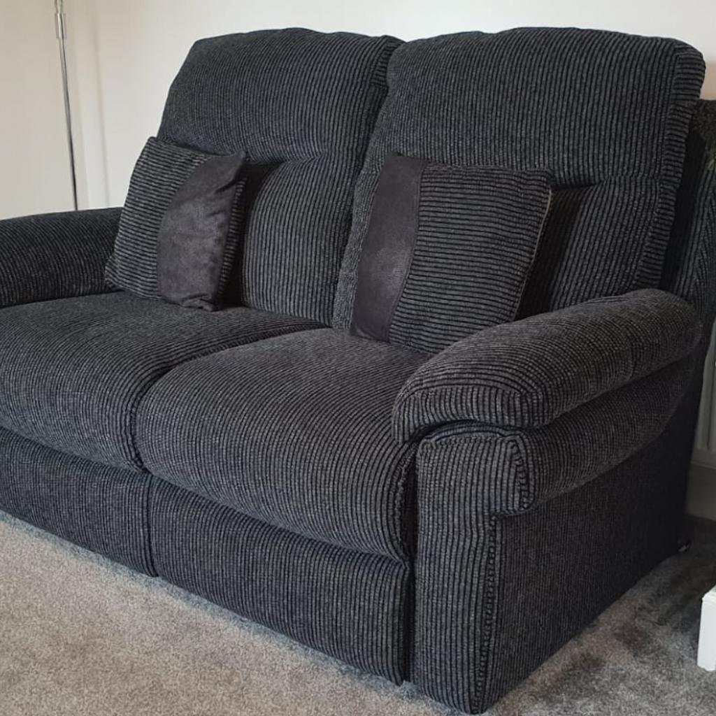 LaZBoy Tamla Sofas Must Go This Weekend in CH6 Flint für 600,00 £ zum