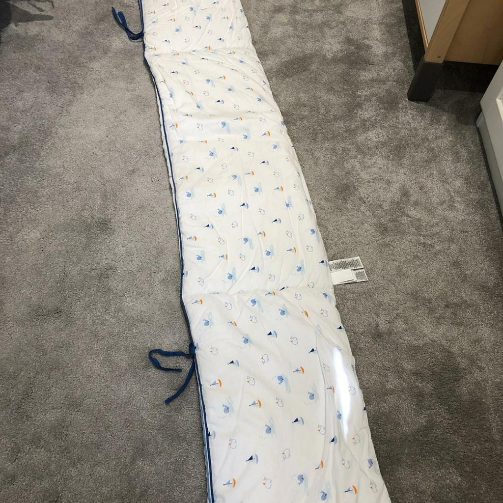 Marks and Spencer baby cot quilt and bumper. in SE9 London für 10,00