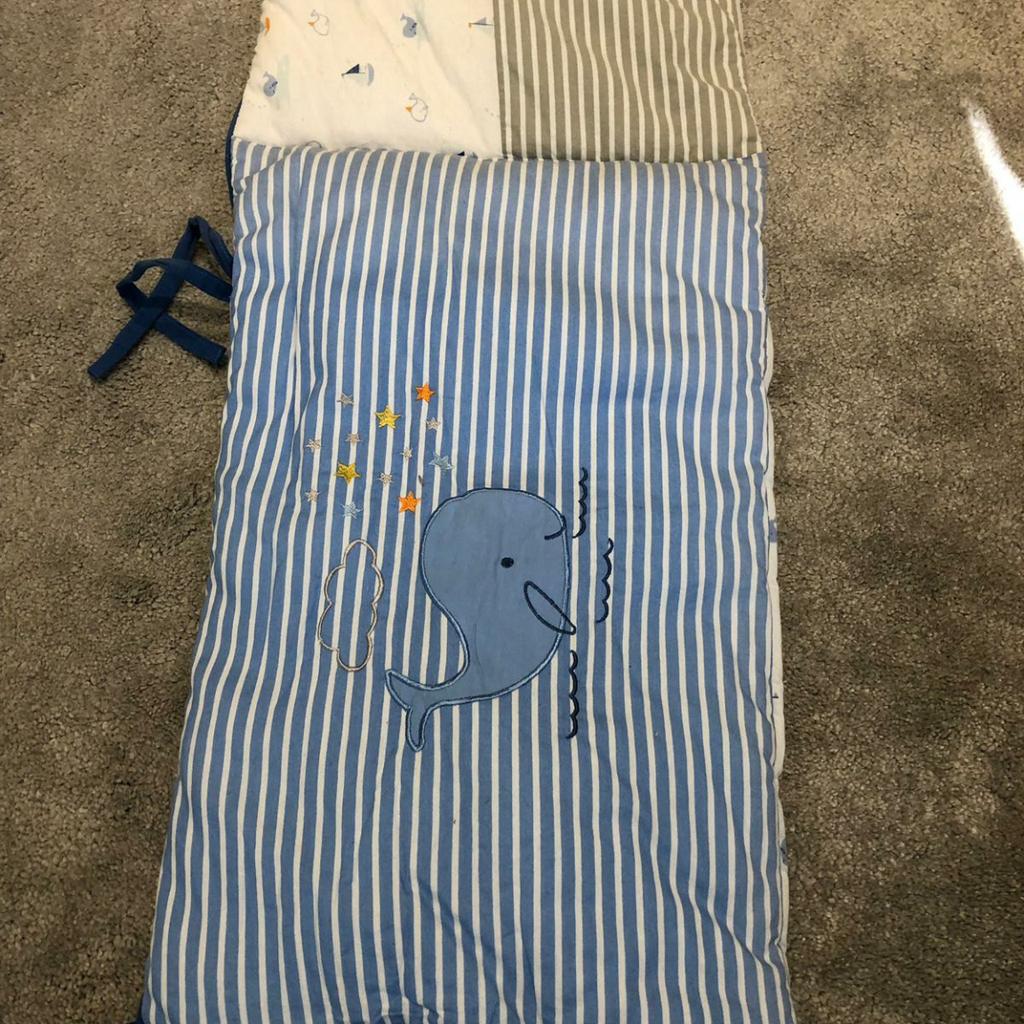 Marks and Spencer baby cot quilt and bumper. in SE9 London für 10,00