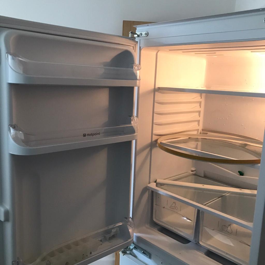 Hotpoint integrated fridge freezer in Oldham for £80.00 for sale Shpock