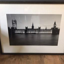 London black and white picture, cash only pick up from Battersea
London picture 80cm/60cm, heavy frame.