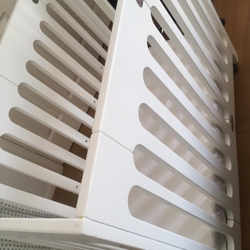 Alma Bloom Folding Mini Cot in SW19 London Borough of Sutton for £60.00