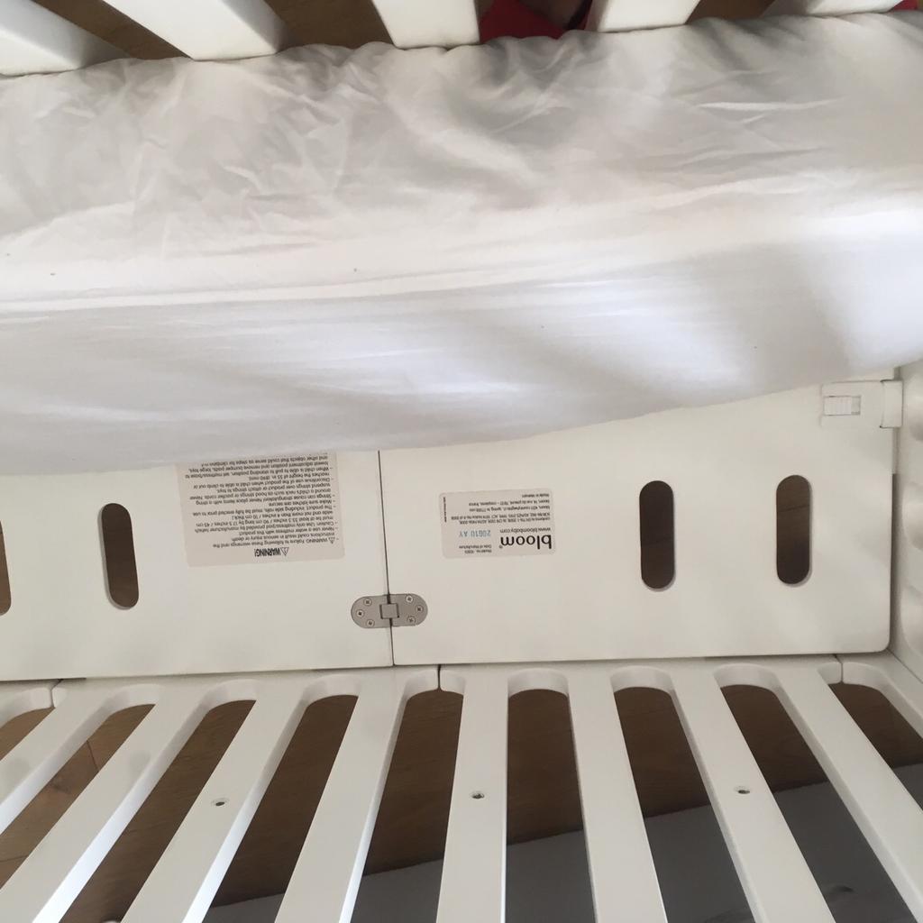 Alma Bloom Folding Mini Cot in SW19 London Borough of Sutton for £60.00