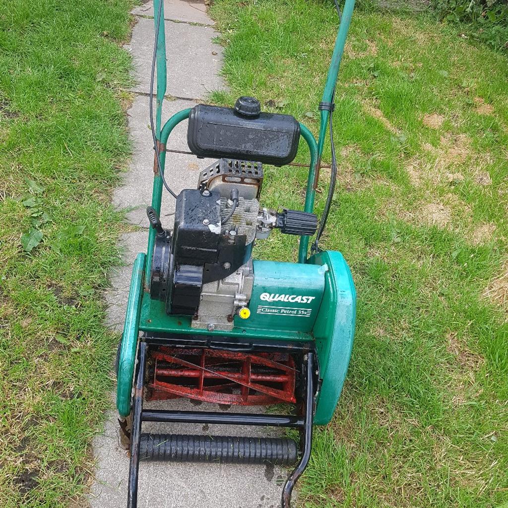 qualcast 35s petrol lawnmower read add in BL1 Bolton for £50.00 for