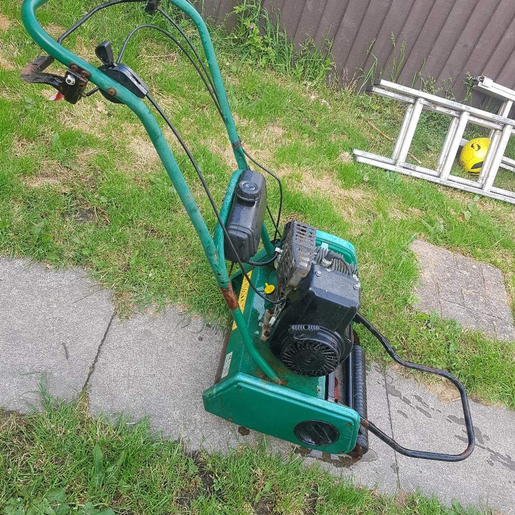 qualcast 35s petrol lawnmower read add in BL1 Bolton for £50.00 for