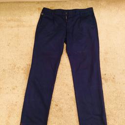 Gucci trousers waist 32 in excellent condition 
Open to negotiation 
Plz free to ask any questions 
PayPal or cash