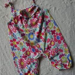 Excellent condition, available here and my site Link below 👇 👇 👇 I sell preloved and new baby and children’s clothing at a fraction of the high street price tag. All my items are either new or like new. They are all washed, ironed and individually wrapped. Standard delivery with royal mail is £3 per order or free over £20. Any questions please ask.