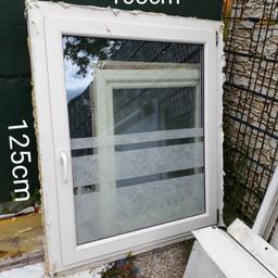 3 Fenster zu verkaufen
2 x 95cm x 78cm
1 x 125cm x 108cm mit Deko Satinatfolie als Sichtschutz
je 50 Euro