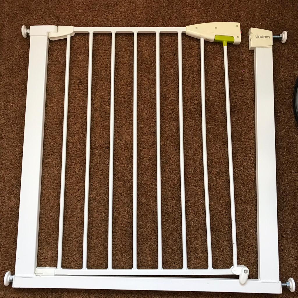 Lindam stair baby gate pressure fit in DA12 Gravesham for £12.00 for