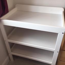 Great condition
John Lewis changing station, wedge change mat in white (will fit standard changing mat) and Ikea hanging basket
2 shelves, neat and tidy unit
Rrp £80
Collection only