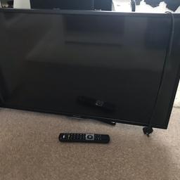 Keeps knocking off after about half hour, has stand and remote 